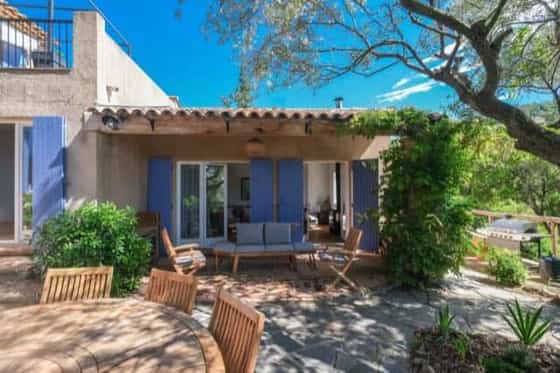 Kitchen and circulation